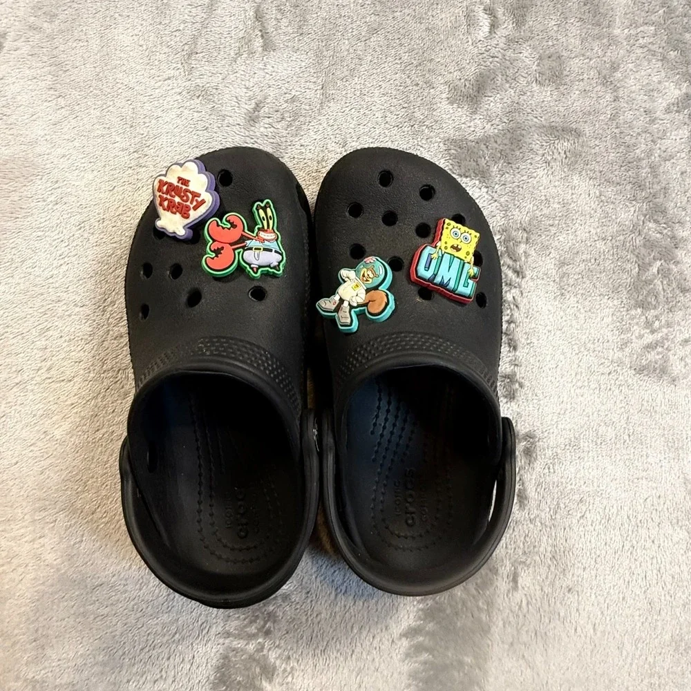 Crocs Classic Clog Kids C11 Black with SpongeBob & Krusty Krab Jibbitz Charms